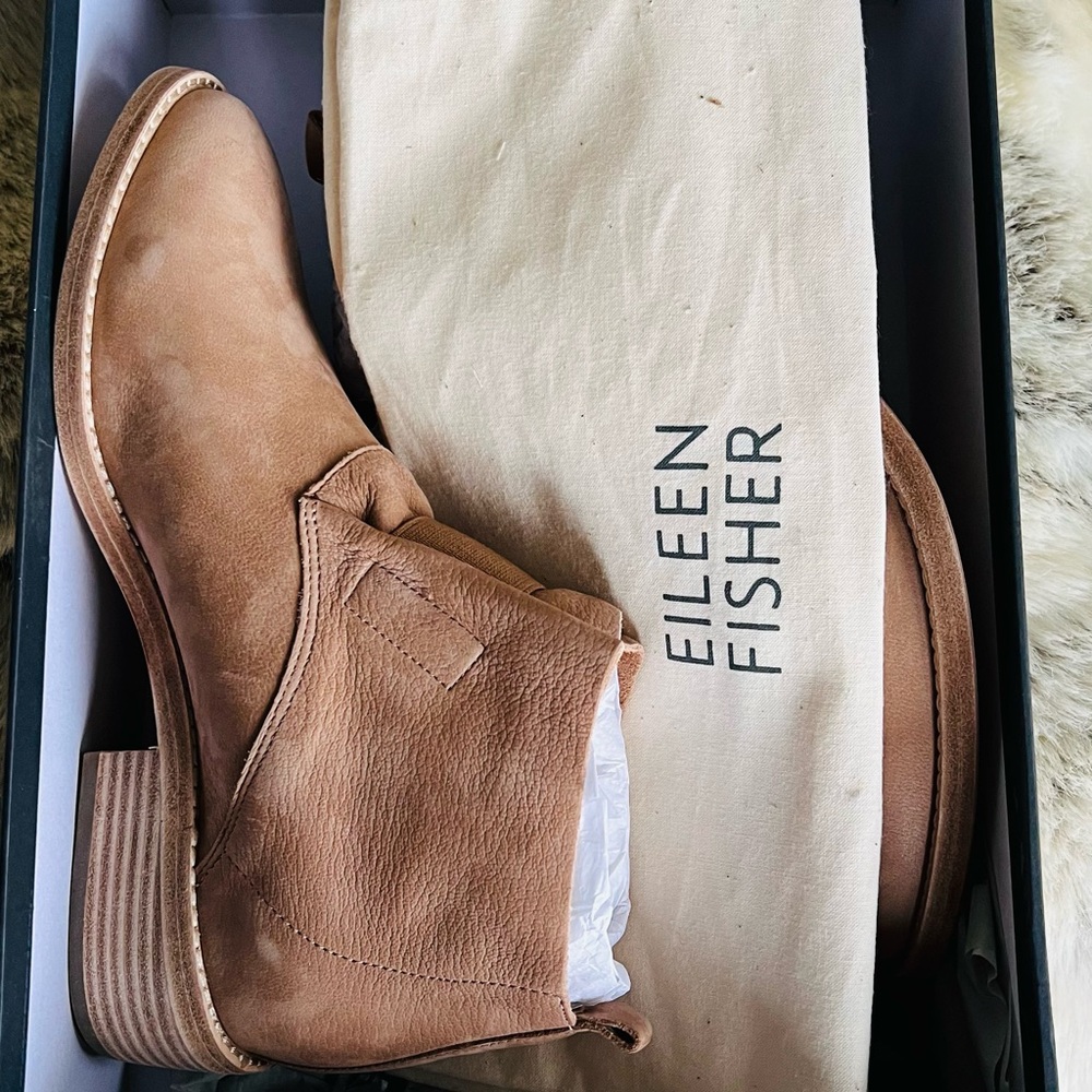 Eileen Fisher Soul-Nu bootie in wheat size 7.5 BRAND NEW